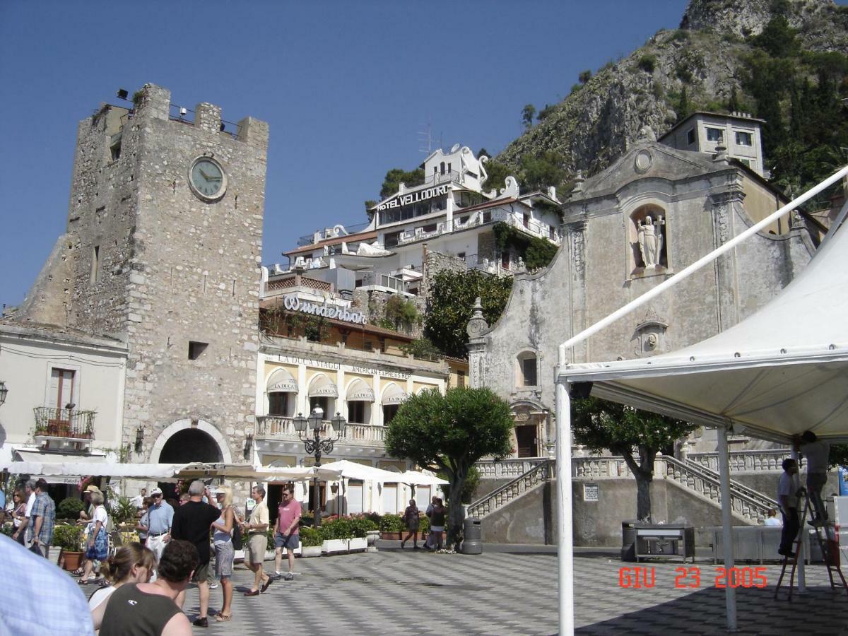 Castle And Sea View *