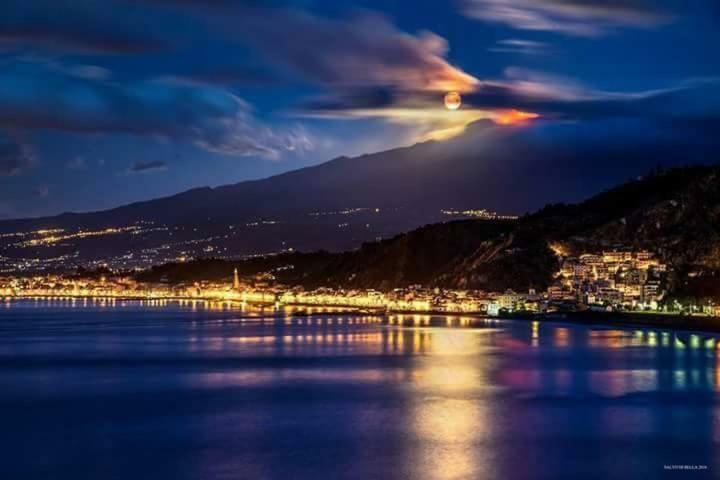 Castle And Sea View Apartment Taormina
